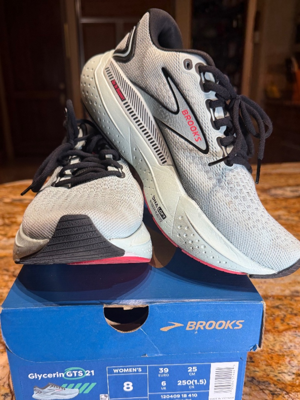 Brooks Glycerin GTS 21 size 8 Womens Running Shoes